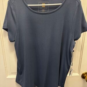 Cable & Gauge Women's Blue Classy and Comfortable Cloud T shirt